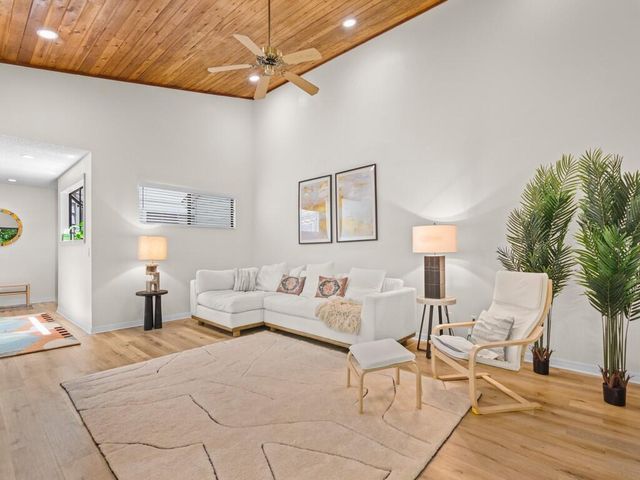 2125 PINE CREEK Boulevard 205, Vero Beach, FL 32966