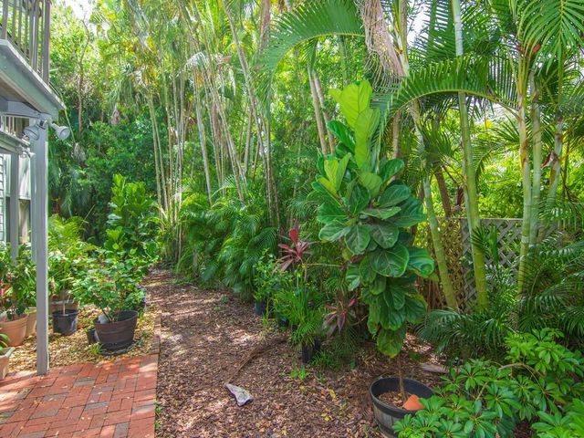 2125 PINE CREEK Boulevard 205, Vero Beach, FL 32966