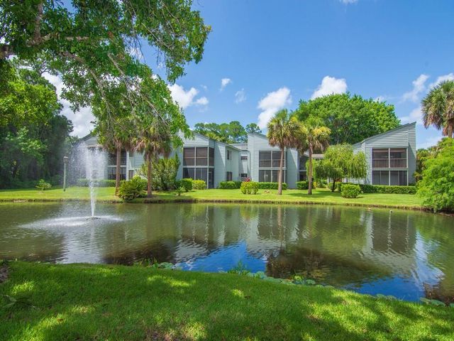 2125 PINE CREEK Boulevard 205, Vero Beach, FL 32966