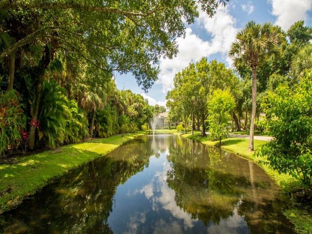2125 PINE CREEK Boulevard 205, Vero Beach, FL 32966