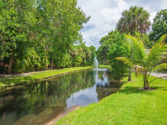 2125 PINE CREEK Boulevard 205, Vero Beach, FL 32966