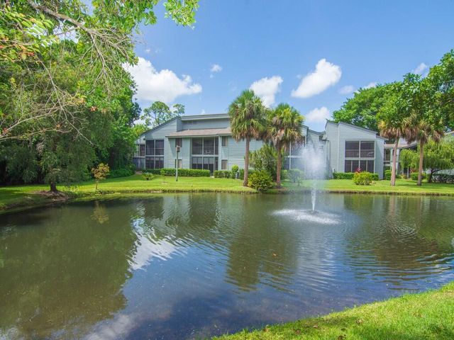 2125 PINE CREEK Boulevard 205, Vero Beach, FL 32966