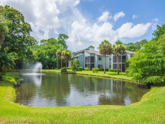2125 PINE CREEK Boulevard 205, Vero Beach, FL 32966