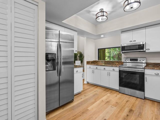 2125 PINE CREEK Boulevard 205, Vero Beach, FL 32966