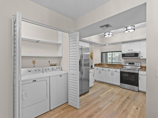 2125 PINE CREEK Boulevard 205, Vero Beach, FL 32966