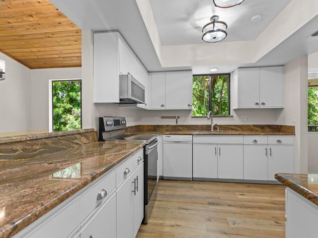 2125 PINE CREEK Boulevard 205, Vero Beach, FL 32966