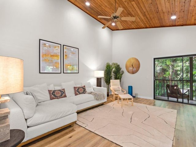 2125 PINE CREEK Boulevard 205, Vero Beach, FL 32966
