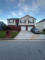 2745 Fields Spring Drive, Lithonia, GA 30058