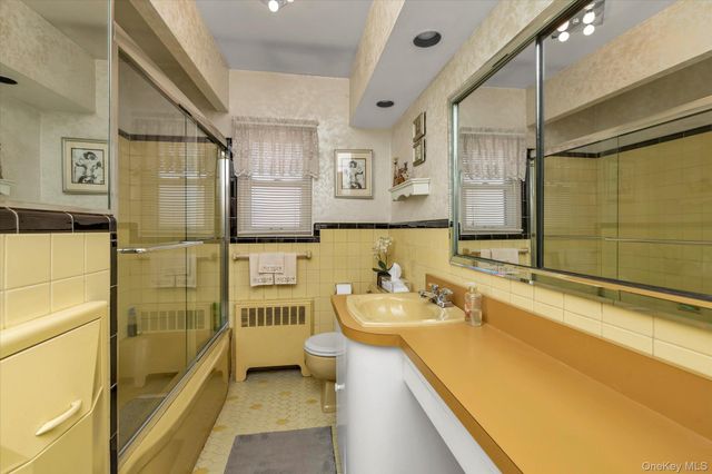 154 S Brush Drive, Valley Stream, NY 11581