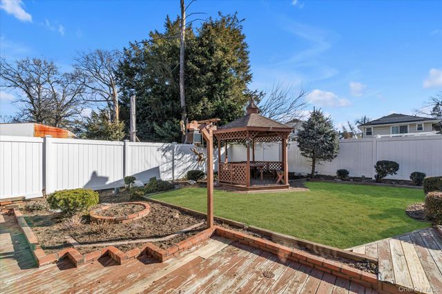 154 S Brush Drive, Valley Stream, NY 11581