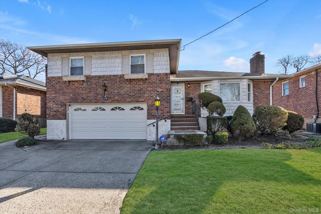 154 S Brush Drive, Valley Stream, NY 11581