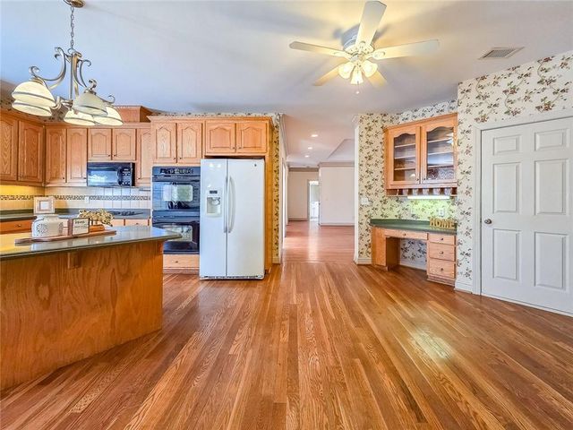 1236 Oakwood Place, Loganville, GA 30052