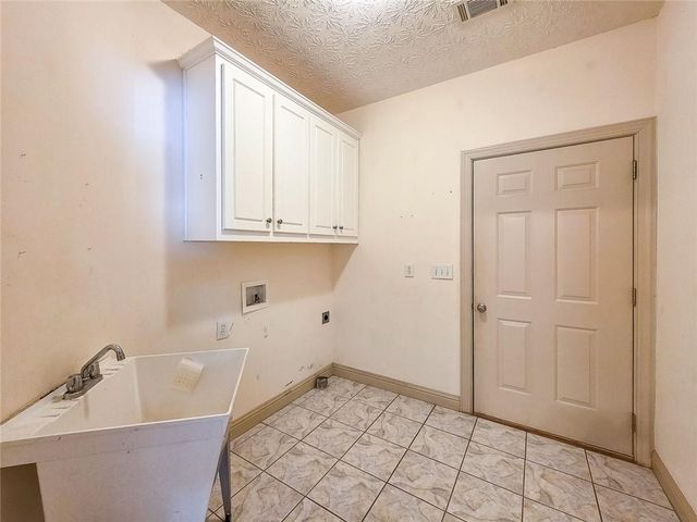 1236 Oakwood Place, Loganville, GA 30052