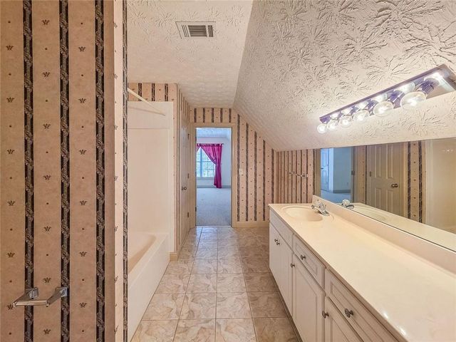 1236 Oakwood Place, Loganville, GA 30052