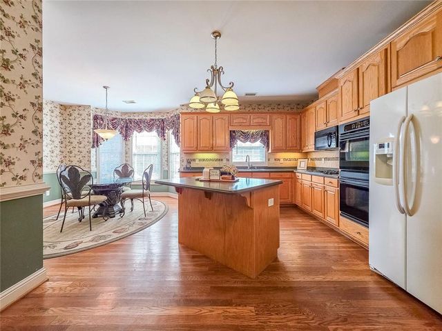 1236 Oakwood Place, Loganville, GA 30052