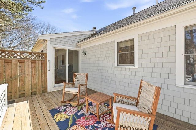 10 Skipjack Lane, Hyannis, MA 02601