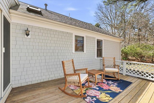 10 Skipjack Lane, Hyannis, MA 02601