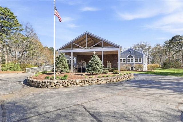 10 Skipjack Lane, Hyannis, MA 02601