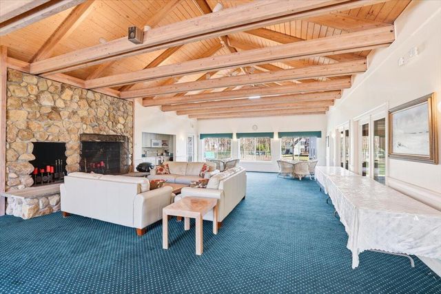 10 Skipjack Lane, Hyannis, MA 02601