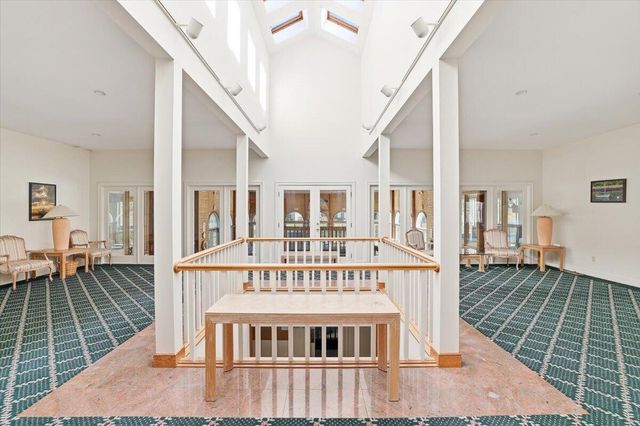 10 Skipjack Lane, Hyannis, MA 02601