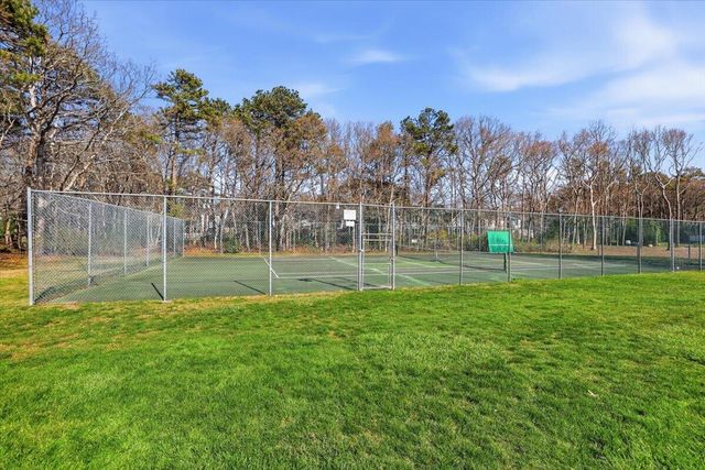 10 Skipjack Lane, Hyannis, MA 02601