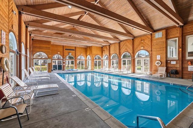 10 Skipjack Lane, Hyannis, MA 02601