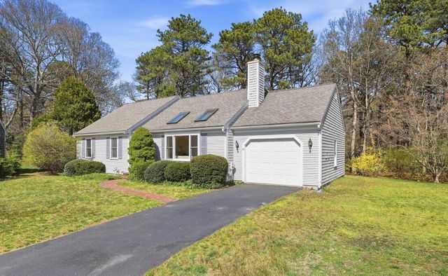 10 Skipjack Lane, Hyannis, MA 02601