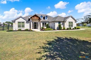 418 Creekside Dr, Salado, TX 76571
