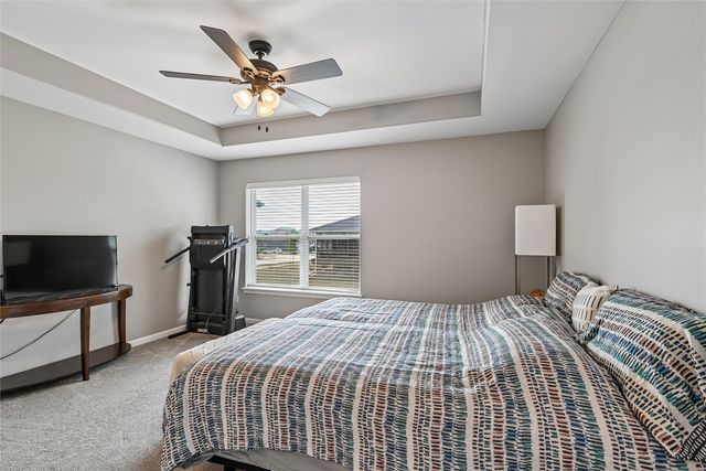 1395 Applewood Drive, Fairfax, IA 52228