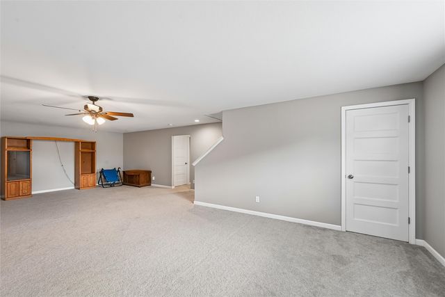 1395 Applewood Drive, Fairfax, IA 52228