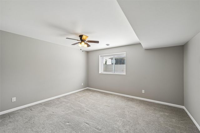 1395 Applewood Drive, Fairfax, IA 52228