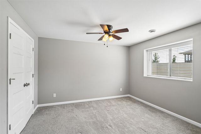 1395 Applewood Drive, Fairfax, IA 52228