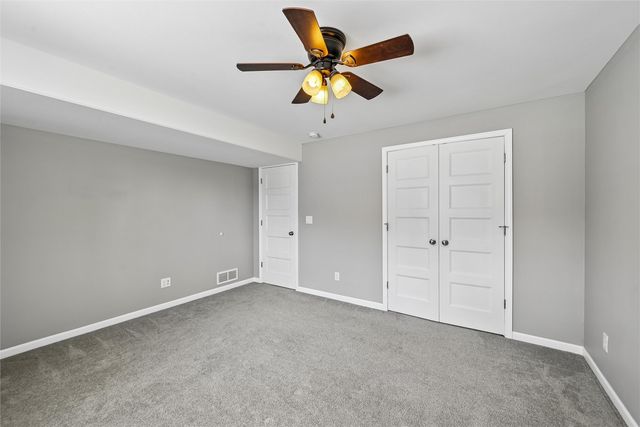 1395 Applewood Drive, Fairfax, IA 52228