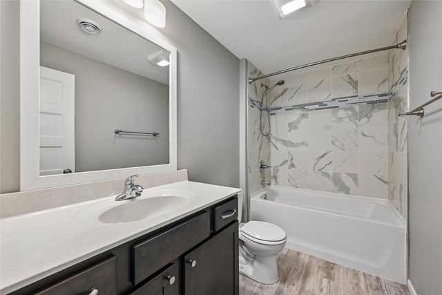 1395 Applewood Drive, Fairfax, IA 52228