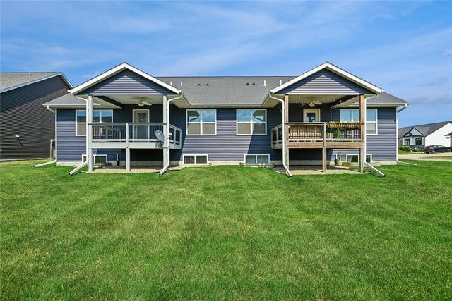 1395 Applewood Drive, Fairfax, IA 52228