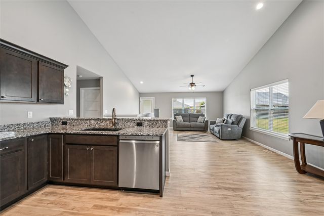 1395 Applewood Drive, Fairfax, IA 52228