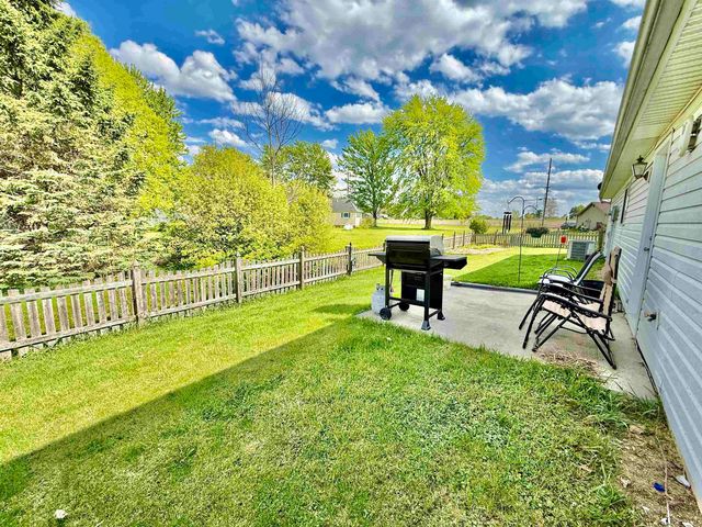806 Deer Ridge Crossing, Auburn, IN 46706