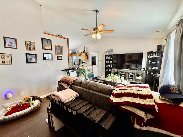 806 Deer Ridge Crossing, Auburn, IN 46706