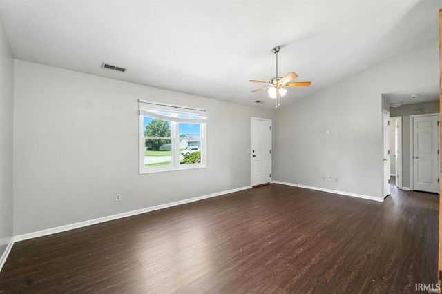 806 Deer Ridge Crossing, Auburn, IN 46706