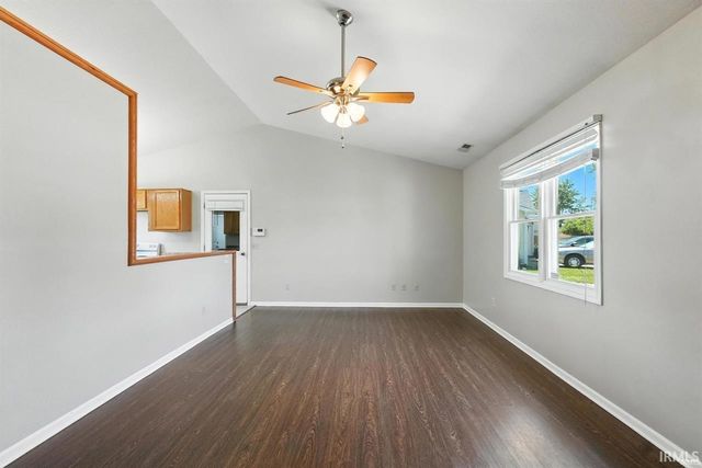 806 Deer Ridge Crossing, Auburn, IN 46706