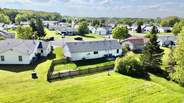 806 Deer Ridge Crossing, Auburn, IN 46706