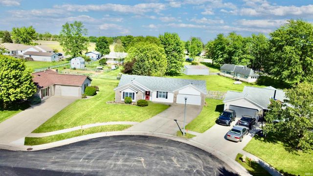 806 Deer Ridge Crossing, Auburn, IN 46706
