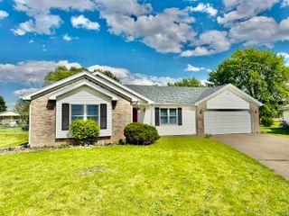 806 Deer Ridge Crossing, Auburn, IN 46706