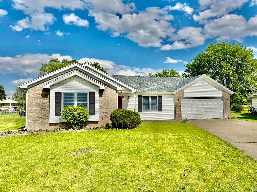 806 Deer Ridge Crossing, Auburn, IN 46706