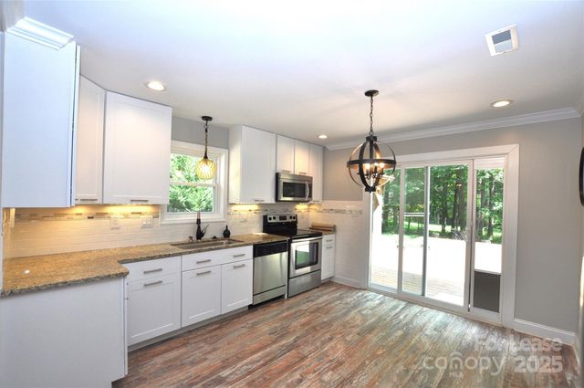 1710 Kimway Court, Matthews, NC 28105