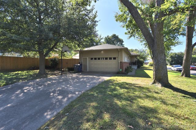 2803 S Gary Place, Tulsa, OK 74114