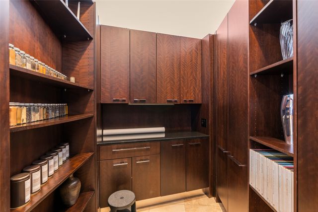 1135 S Summit Drive, Santa Fe, NM 87501