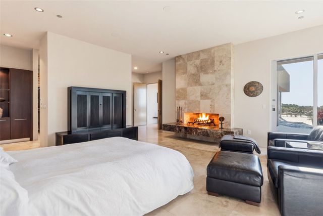 1135 S Summit Drive, Santa Fe, NM 87501