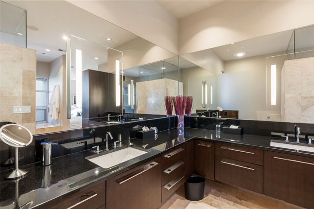 1135 S Summit Drive, Santa Fe, NM 87501