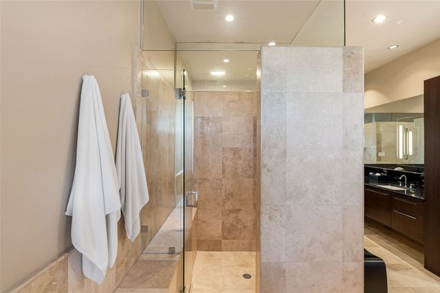 1135 S Summit Drive, Santa Fe, NM 87501